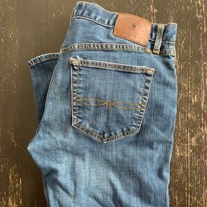 Lucky Brand 121 Heritage Slim